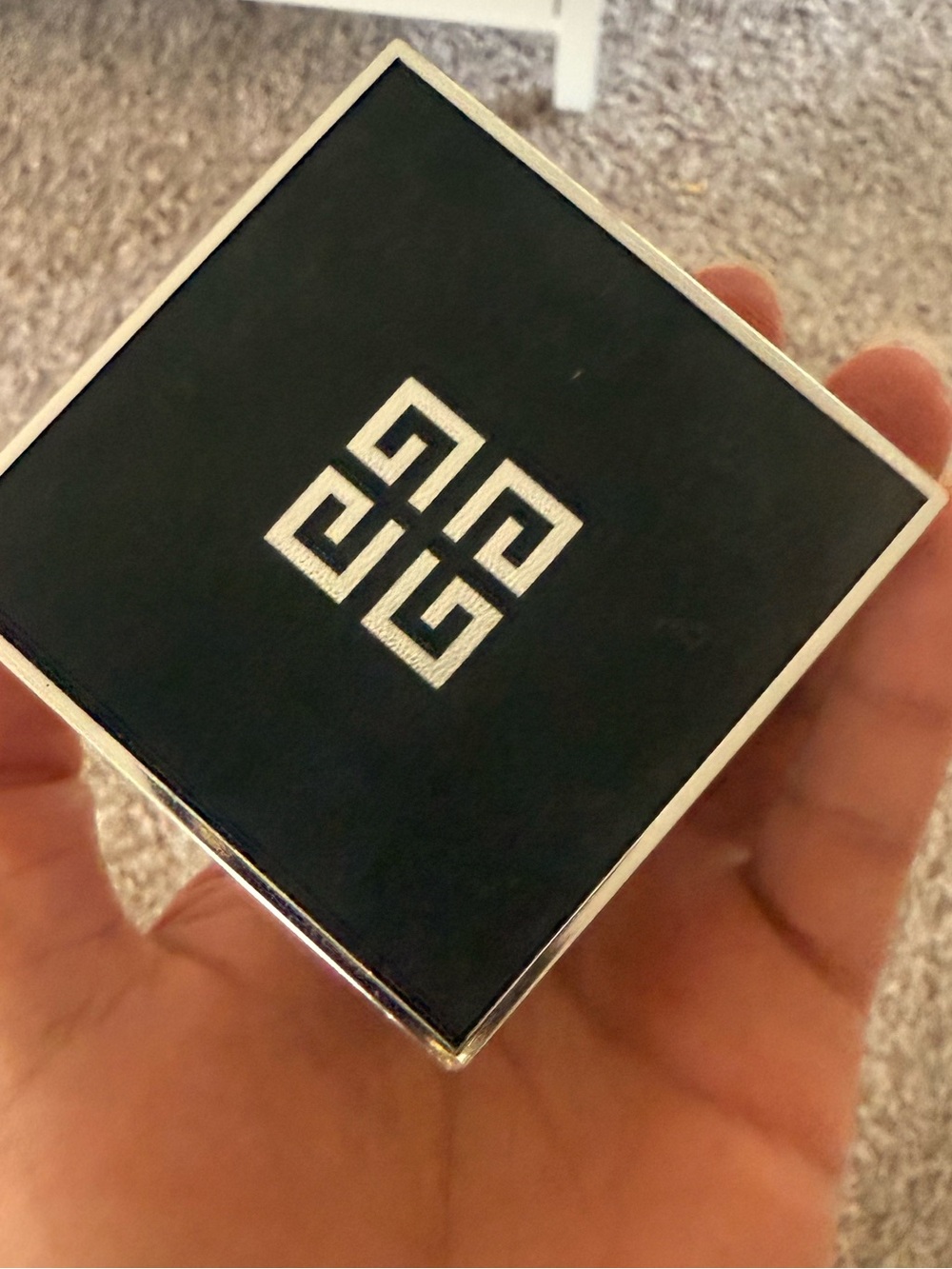 Givenchy Prisme Libre Compact in shade 1